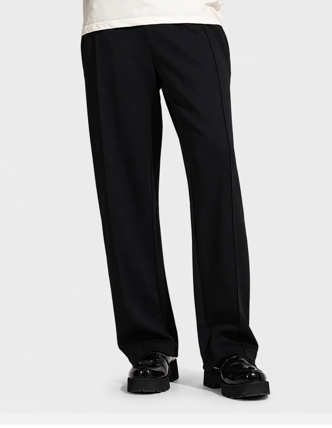 BLACK PLEATED TROUSER